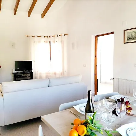 Casa Margarita, Cerca De La Playa Y Con Piscina