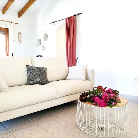 Casa Margarita, Cerca De La Playa Y Con Piscina 別荘