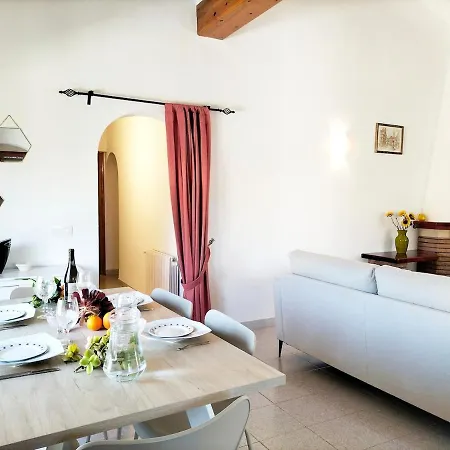 Casa Margarita, Cerca De La Playa Y Con Piscina 別荘 カルプ