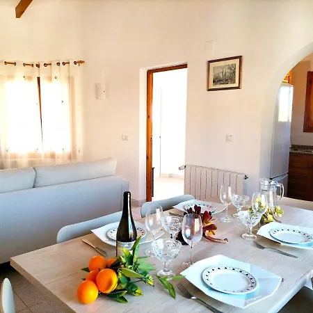 Casa Margarita, Cerca De La Playa Y Con Piscina