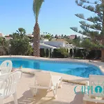 Casa Margarita, Cerca De La Playa Y Con Piscina 펜션 칼페