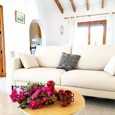 Casa Margarita, Cerca De La Playa Y Con Piscina كاليبي