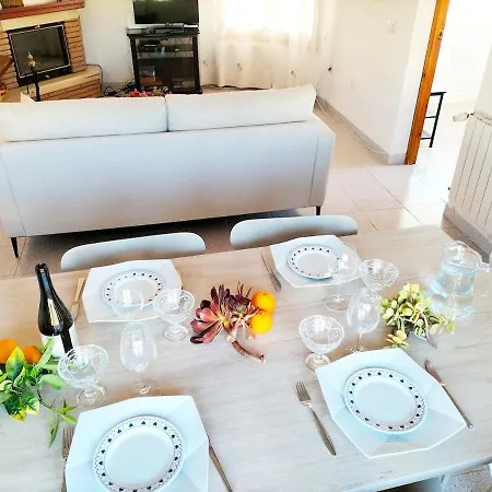 بيت للعطل Casa Margarita, Cerca De La Playa Y Con Piscina كاليبي