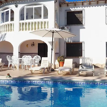 Casa Margarita, Cerca De La Playa Y Con Piscina بيت للعطل كاليبي
