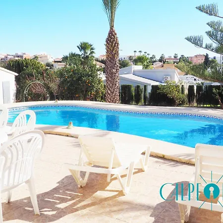 Casa Margarita, Cerca De La Playa Y Con Piscina Hébergement de vacances